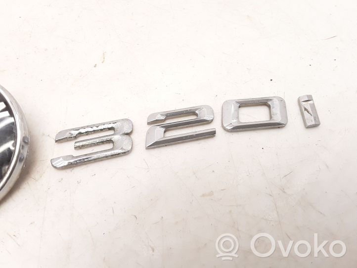 BMW 3 E92 E93 Logo, emblème de fabricant 7146052
