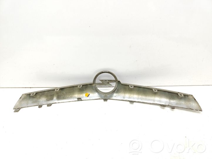 Opel Astra J Grille calandre supérieure de pare-chocs avant 13264451
