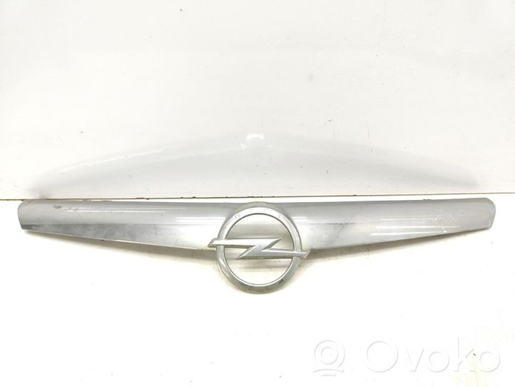 Opel Astra J Grille calandre supérieure de pare-chocs avant 13264451