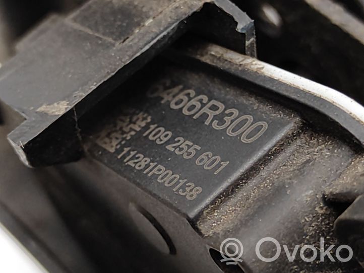 Opel Astra J Convogliatore ventilatore raffreddamento del radiatore 13309431