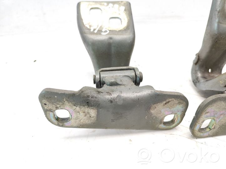 Opel Astra J Tailgate/trunk/boot hinge Z179