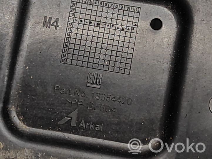 Opel Astra J Vassoio scatola della batteria 13354420