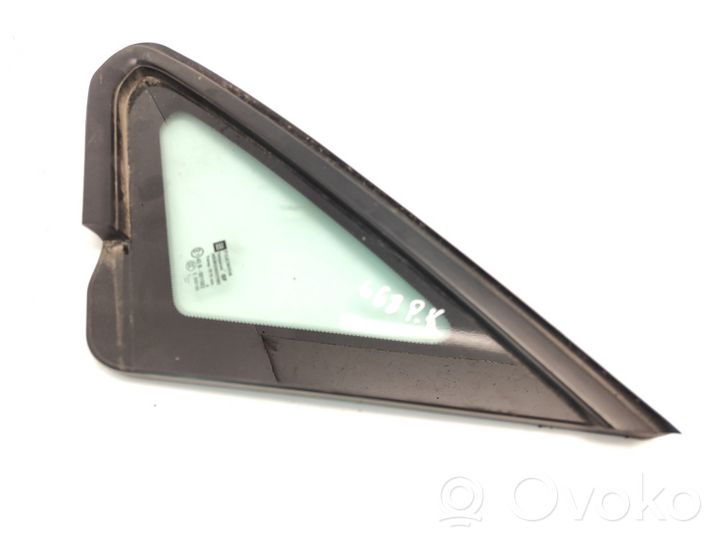 Opel Astra J Front triangle window/glass 43R001582