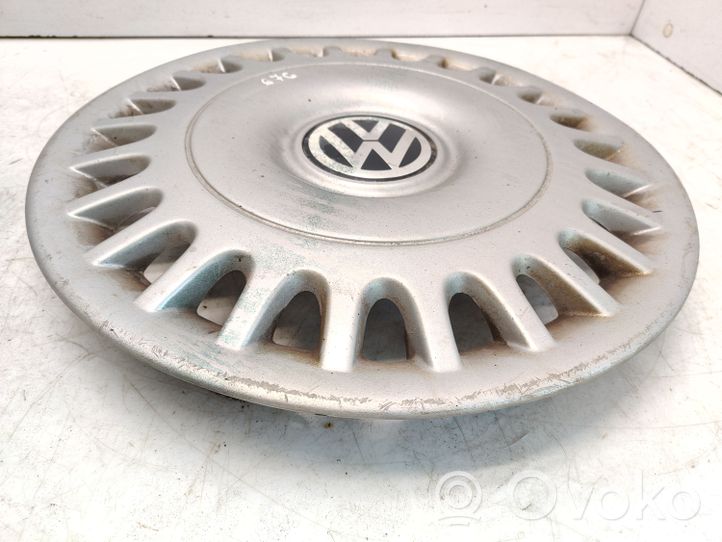 Volkswagen Transporter - Caravelle T4 R15 wheel hub/cap/trim 7D0601147A