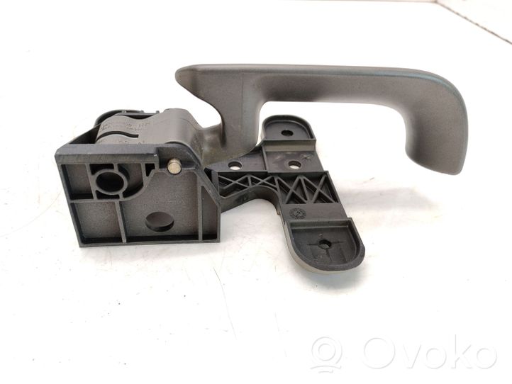 Nissan Titan Maniglia interna per portiera anteriore 806707S000