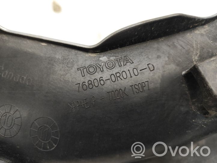 Toyota RAV 4 (XA30) Listwa oświetlenie tylnej tablicy rejestracyjnej 768060R010D