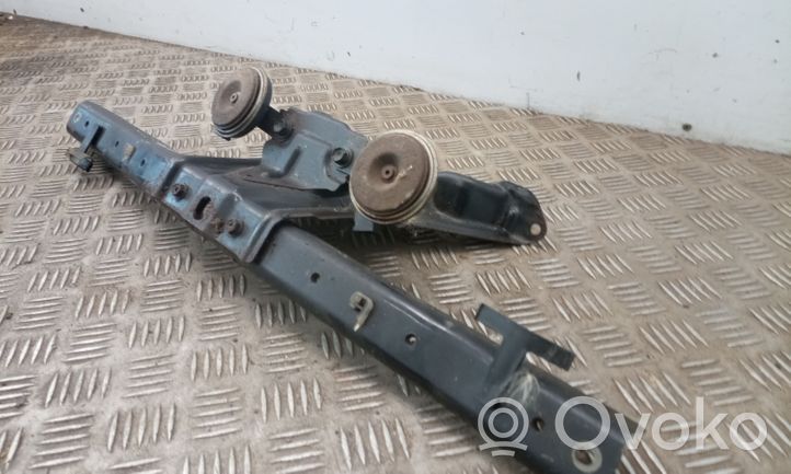 Suzuki Grand Vitara II Staffa del pannello di supporto del radiatore parte superiore 