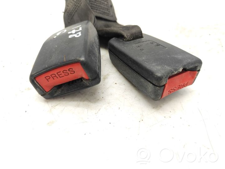 Nissan Primera Boucle de ceinture de sécurité arrière centrale 88842AV800