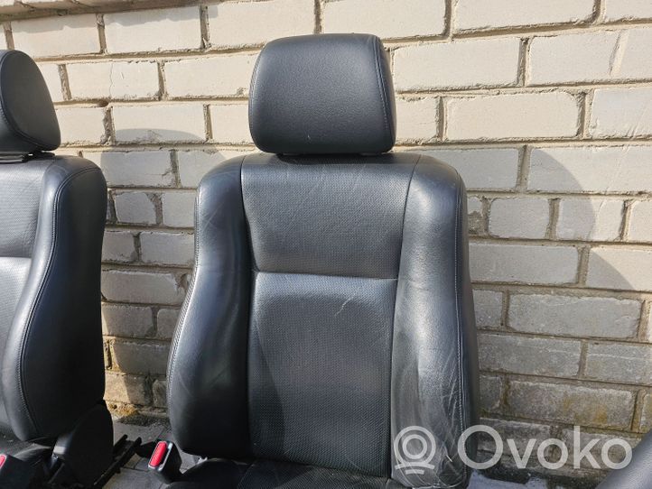 Toyota Avensis T250 Fotele / Kanapa / Komplet 