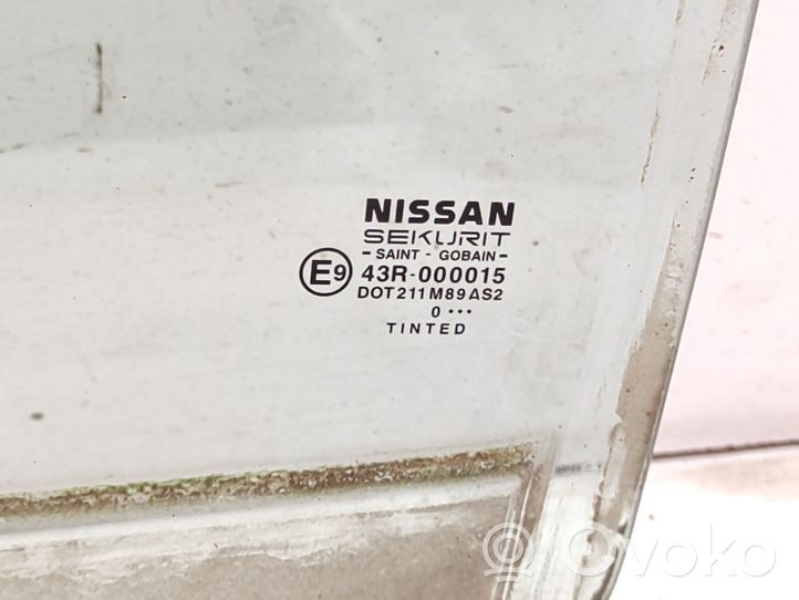 Nissan Almera Tino Szyba drzwi tylnych 43R000015