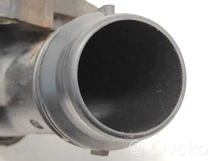 BMW Z4 E85 E86 Termostaatin kotelo 5482010