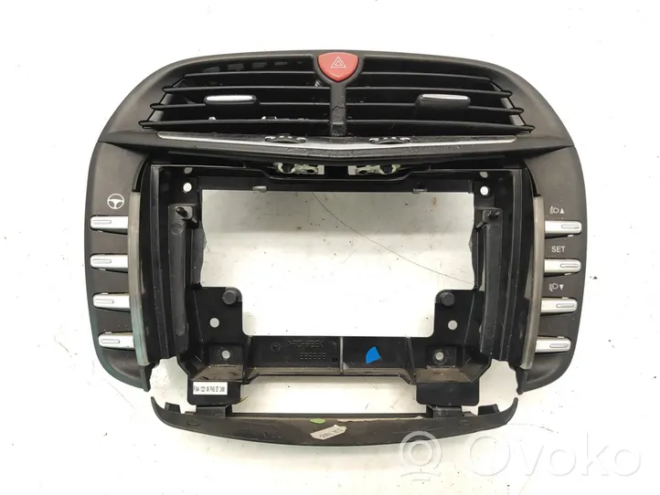 Lancia Delta Griglia di ventilazione centrale cruscotto 226636