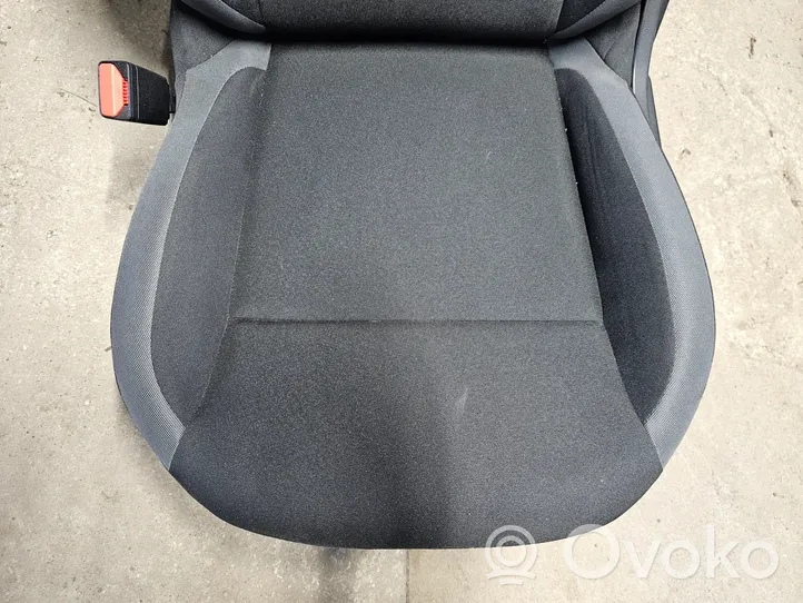 Dacia Duster II Asiento delantero del conductor 