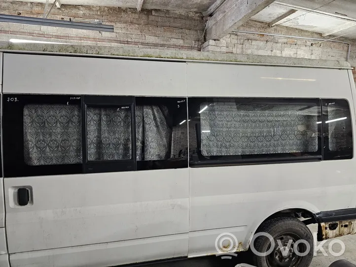 Ford Transit Стекло раздвижных дверей 43R009660