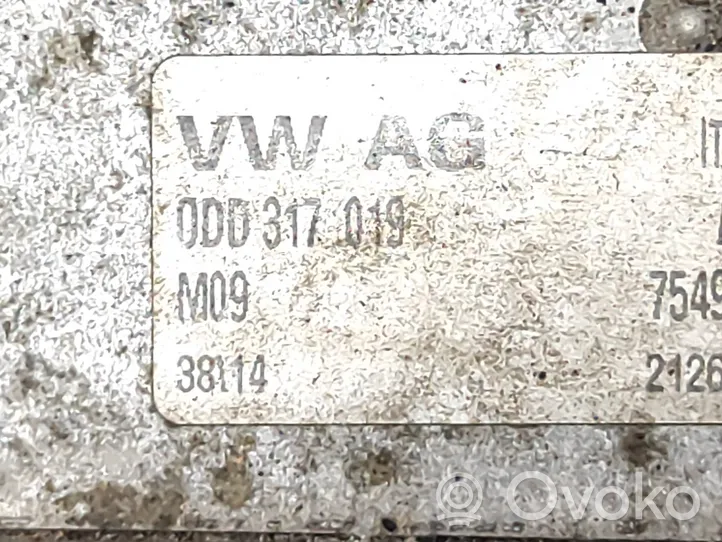 Volkswagen Golf VII Support de filtre à huile 04E145749B