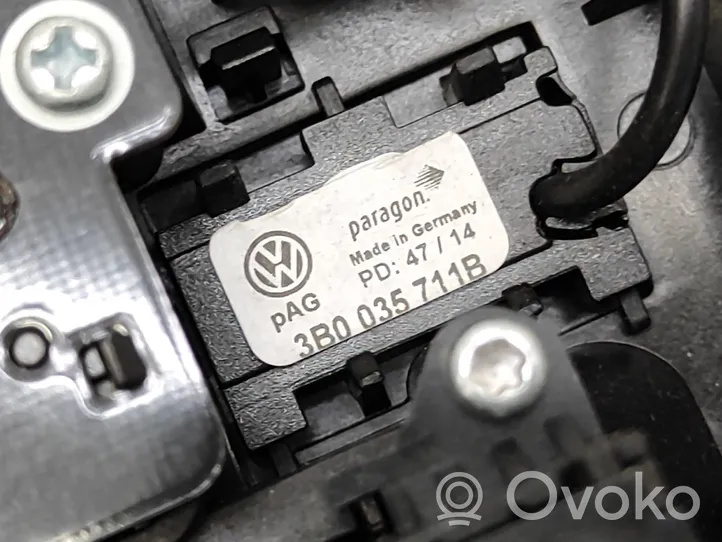 Volkswagen Golf VII Światło fotela przedniego 5G0868837A