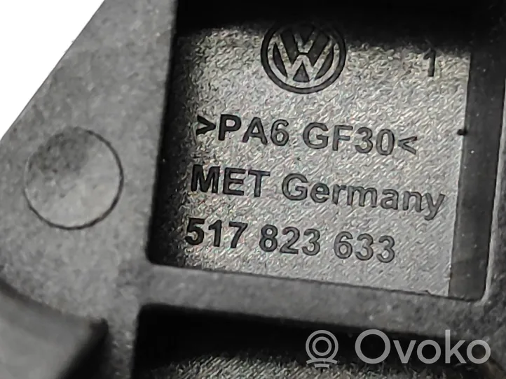 Volkswagen Golf VII Rączka / Uchwyt otwierania pokrywy przedniej / maski silnika 517823633