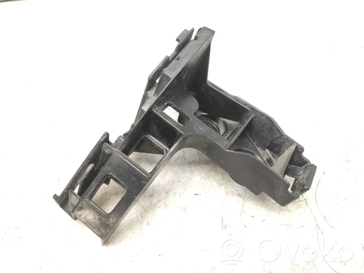 Volkswagen Golf VII Soporte de montaje del parachoques trasero 5G6807393