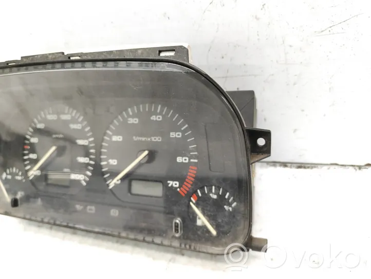 Volkswagen Golf III Compteur de vitesse tableau de bord 5411004600