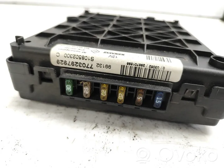 Renault Scenic I Fuse module 7703297929