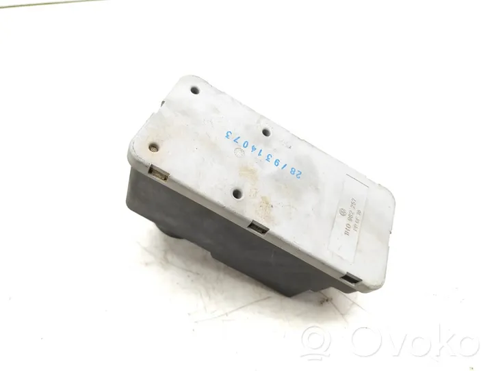 Volkswagen Golf III Central locking vacuum pump 1H0962257