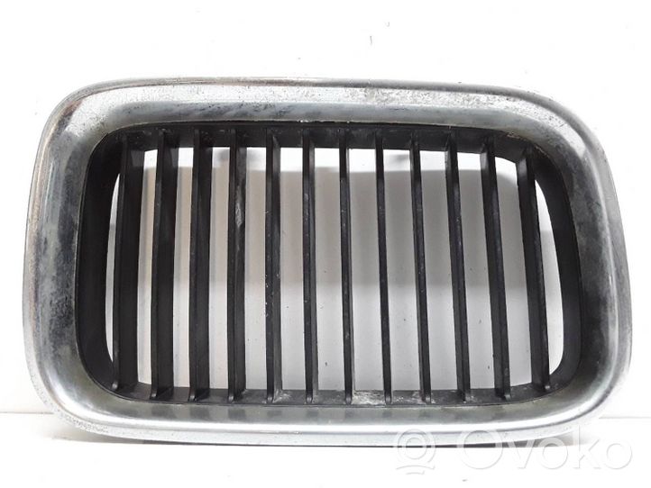BMW 3 E36 Front bumper lower grill 51138122238