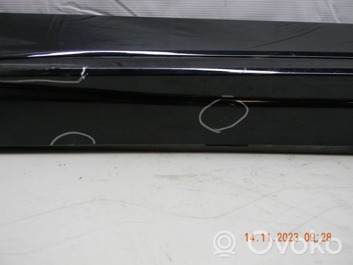 Audi Q3 F3 Takaoven lista (muoto) 83A853970A