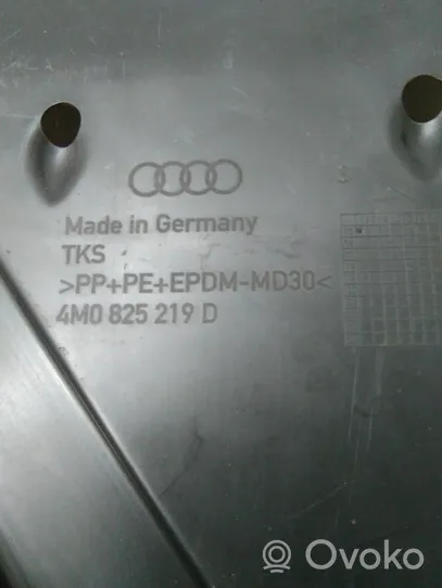 Audi Q7 4M Plaque de protection de réservoir de carburant 4M0825219D