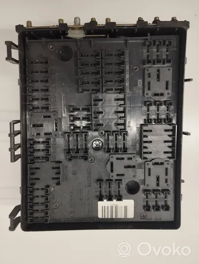 Volkswagen Touran I Fuse box set 1K0937124D