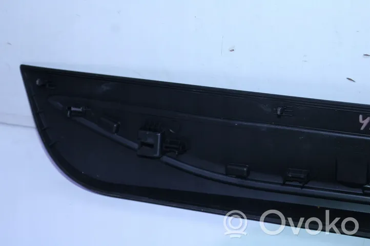 Toyota Yaris Rivestimento portiera posteriore (modanatura) 757420D210