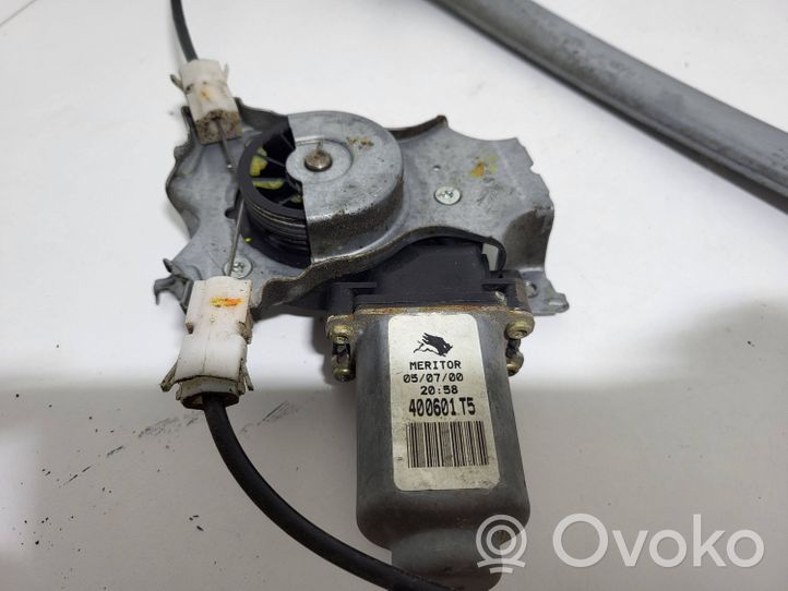 Nissan Almera N16 Varikliukas priekinio langų pakėlėjo 400601T5