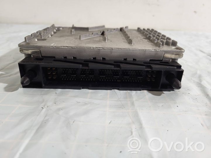 Volvo S60 Calculateur moteur ECU 08677708A