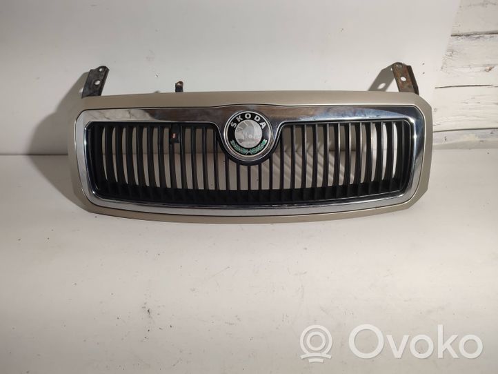 Skoda Fabia Mk1 (6Y) Maskownica / Grill / Atrapa górna chłodnicy 6y0823574