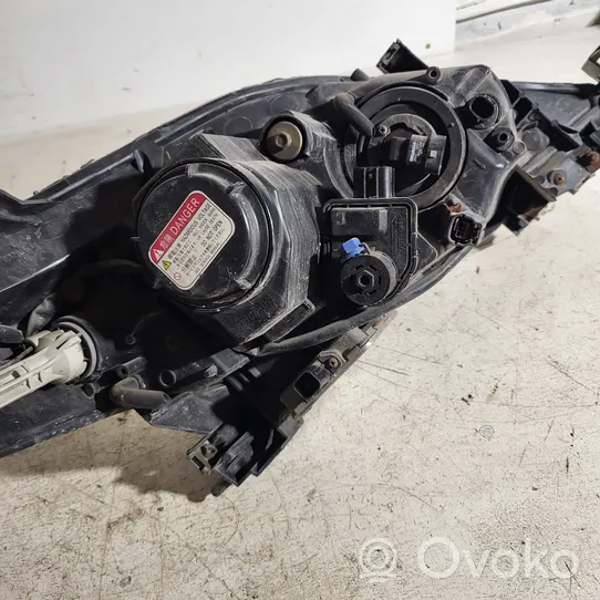 Mazda 5 Lampa przednia C23551040