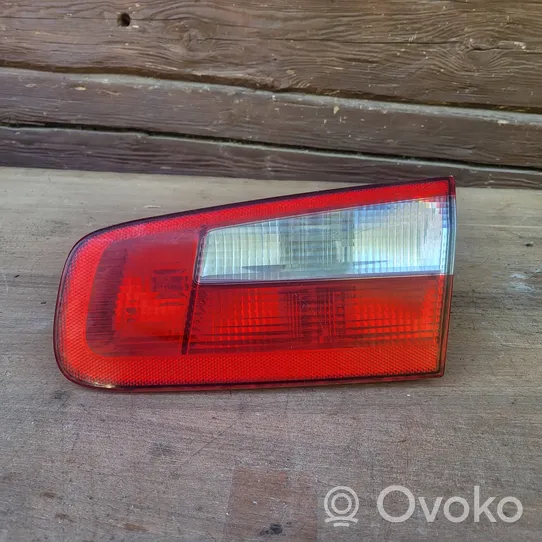 Renault Laguna II Lampy tylnej klapy bagażnika 8200002476