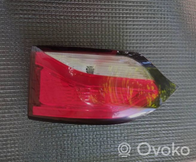 Chrysler Pacifica Takaluukun takavalot 68228940AE