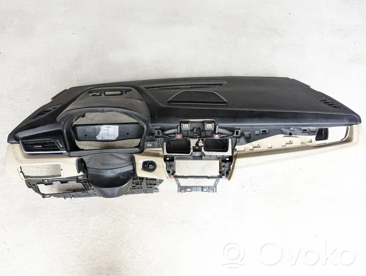 BMW 2 F46 Tableau de bord 9290792