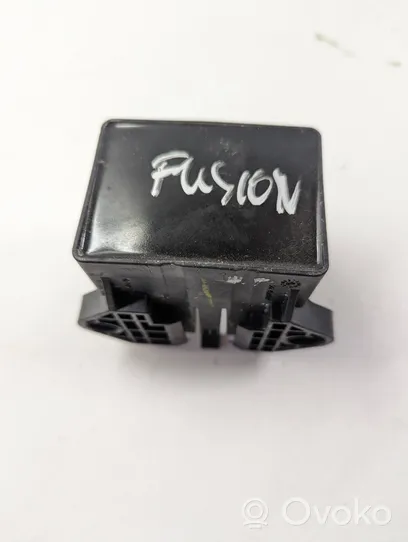 Ford Fusion II Przekaźnik pompy paliwa FU5A9D370KA