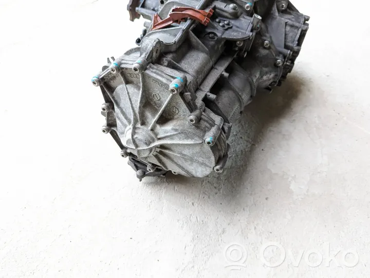 Audi A5 8T 8F Механическая коробка передач, 6 передач 0B1301103