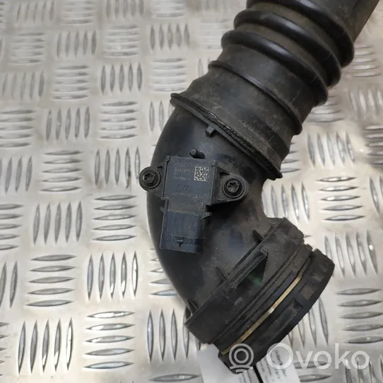 BMW X5 F15 Tube d'admission de tuyau de refroidisseur intermédiaire 8603096