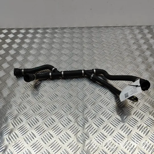 BMW 3 F30 F35 F31 Tubo flessibile del liquido di raffreddamento del motore 8676894