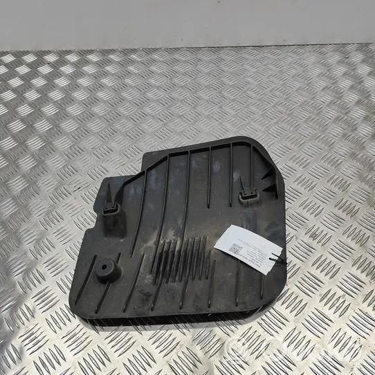 BMW 5 G30 G31 Protezione inferiore del serbatoio del carburante 6861146