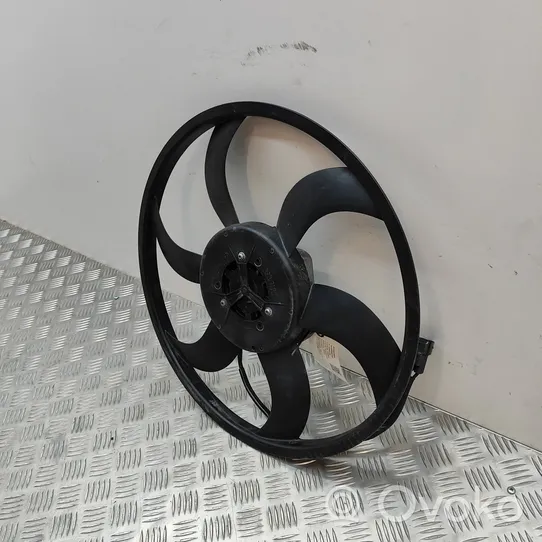 BMW X1 E84 Hélice moteur ventilateur 7588974