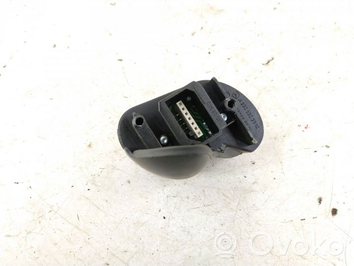 Mercedes-Benz CLK A209 C209 Steering wheel buttons/switches 