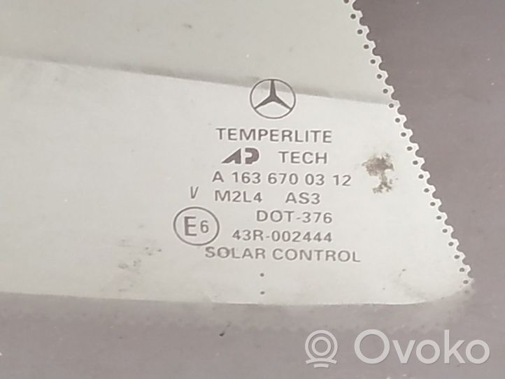Mercedes-Benz ML W163 Takasivuikkuna/-lasi 1636700312