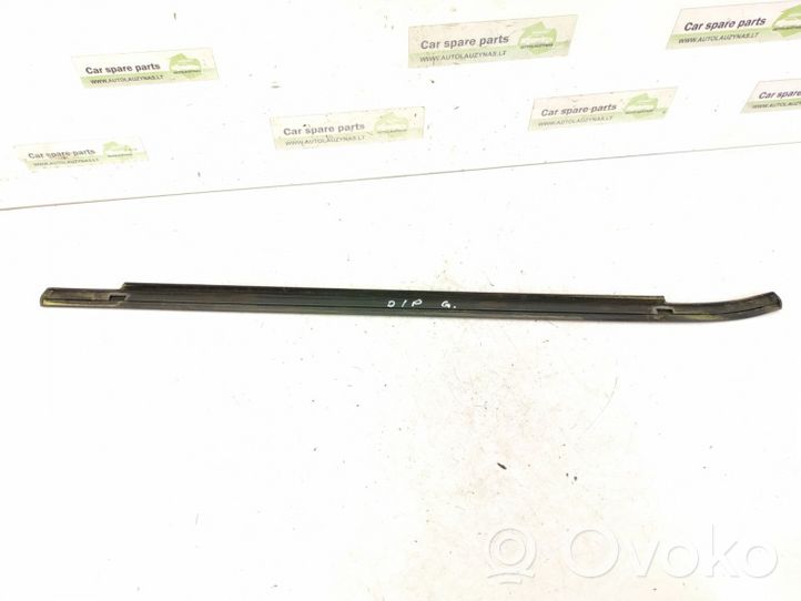 Mercedes-Benz A W169 Moulures des vitres de la porte arrière 1697350465