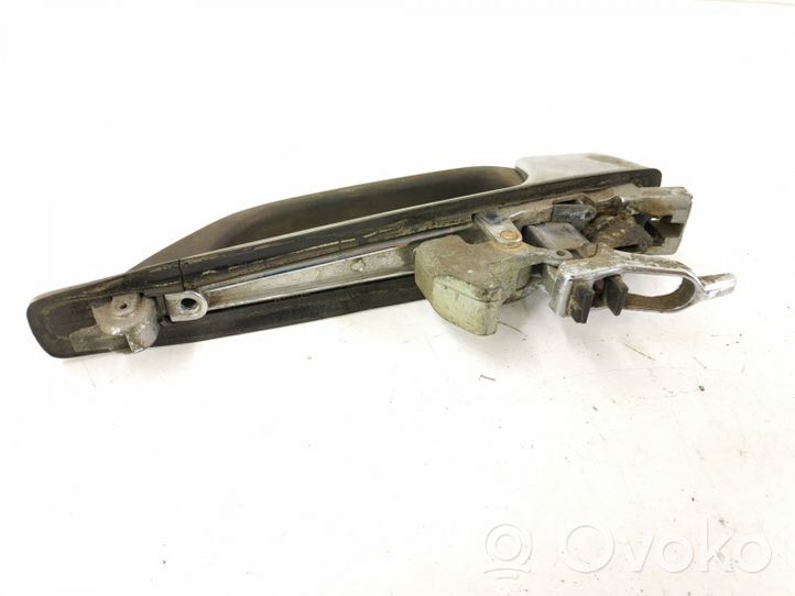 Mercedes-Benz 200 300 W123 Maniglia esterna per portiera anteriore 1237600259