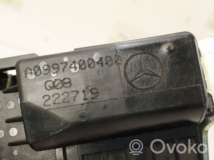 Mercedes-Benz CLA C117 X117 W117 Takaluukun/tavaratilan lukon vastakappale DALISID4965