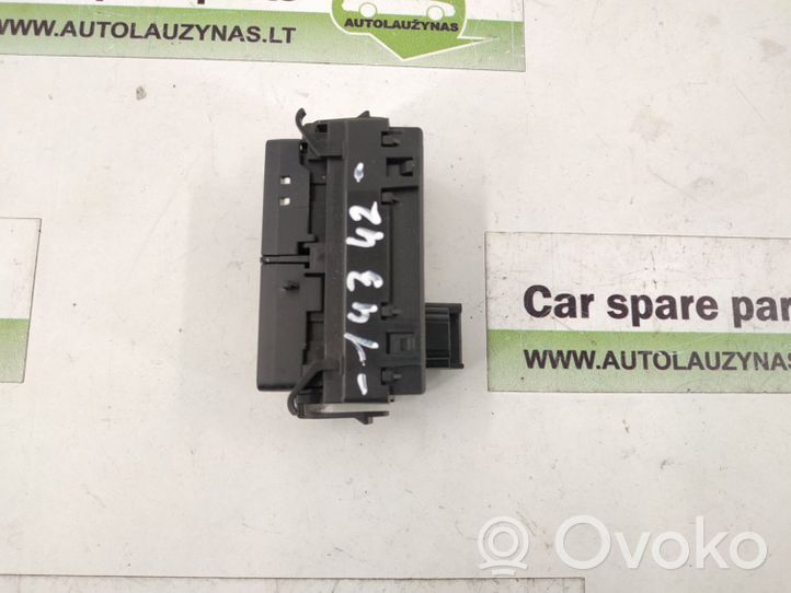 Mercedes-Benz E W212 Autres commutateurs / boutons / leviers DALISID2241