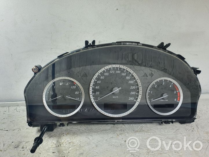 Mercedes-Benz C W204 Speedometer (instrument cluster) A2049001705